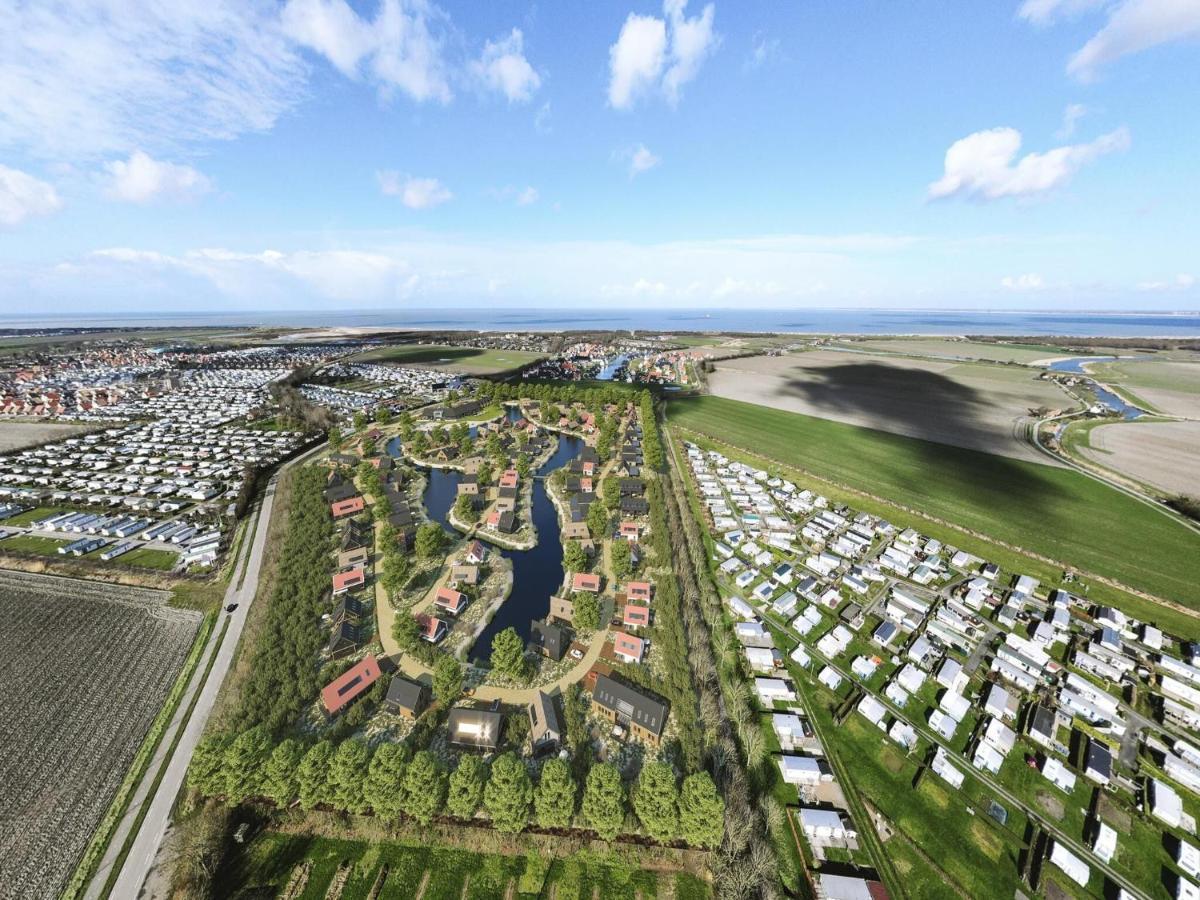 Modern On The Water, In A Park, 1 2 Km From The